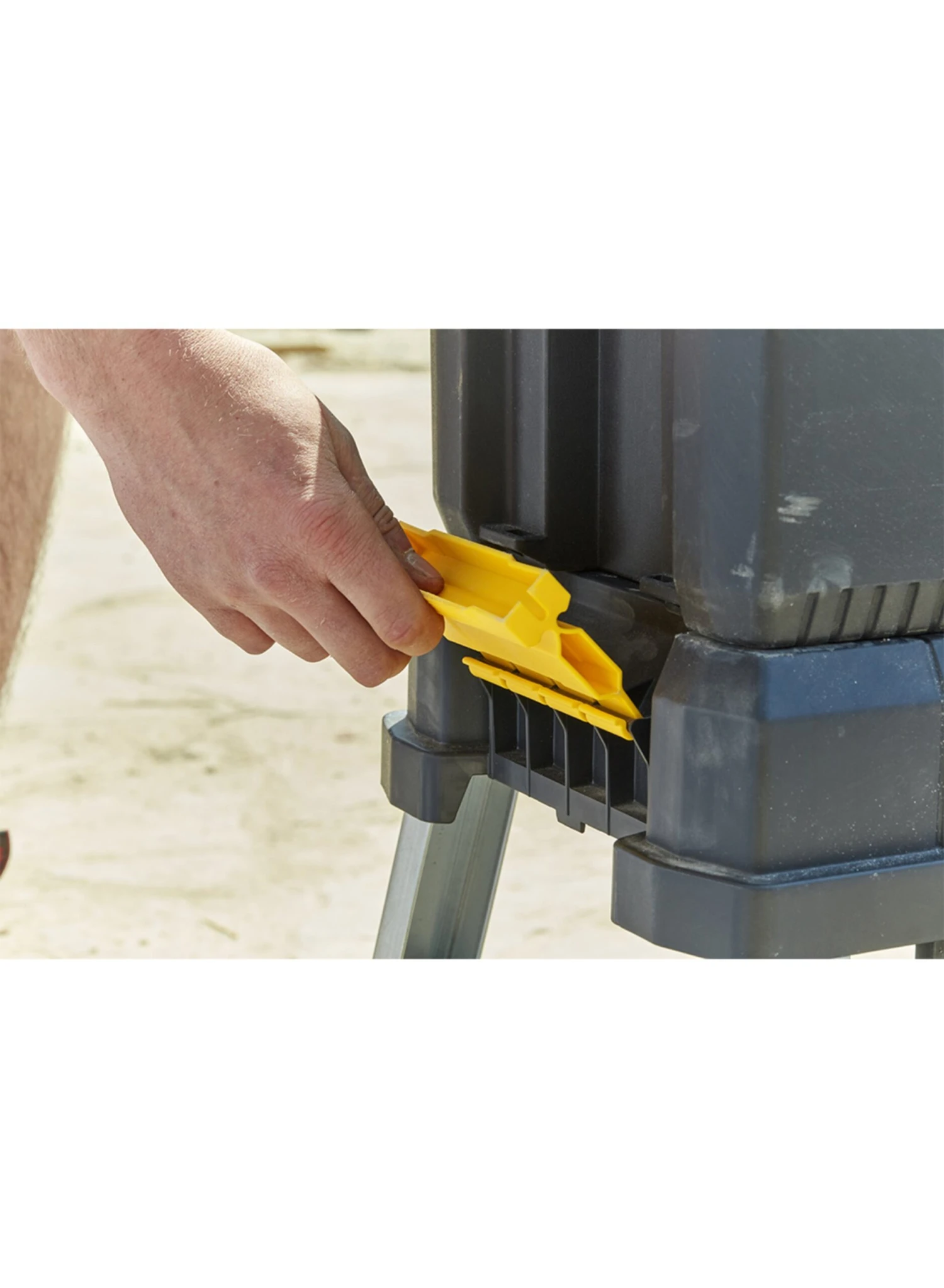 STANLEY FMST81083-1 3-in-1 25” Gereedschapskoffer Met Trapje - Afbeelding 10