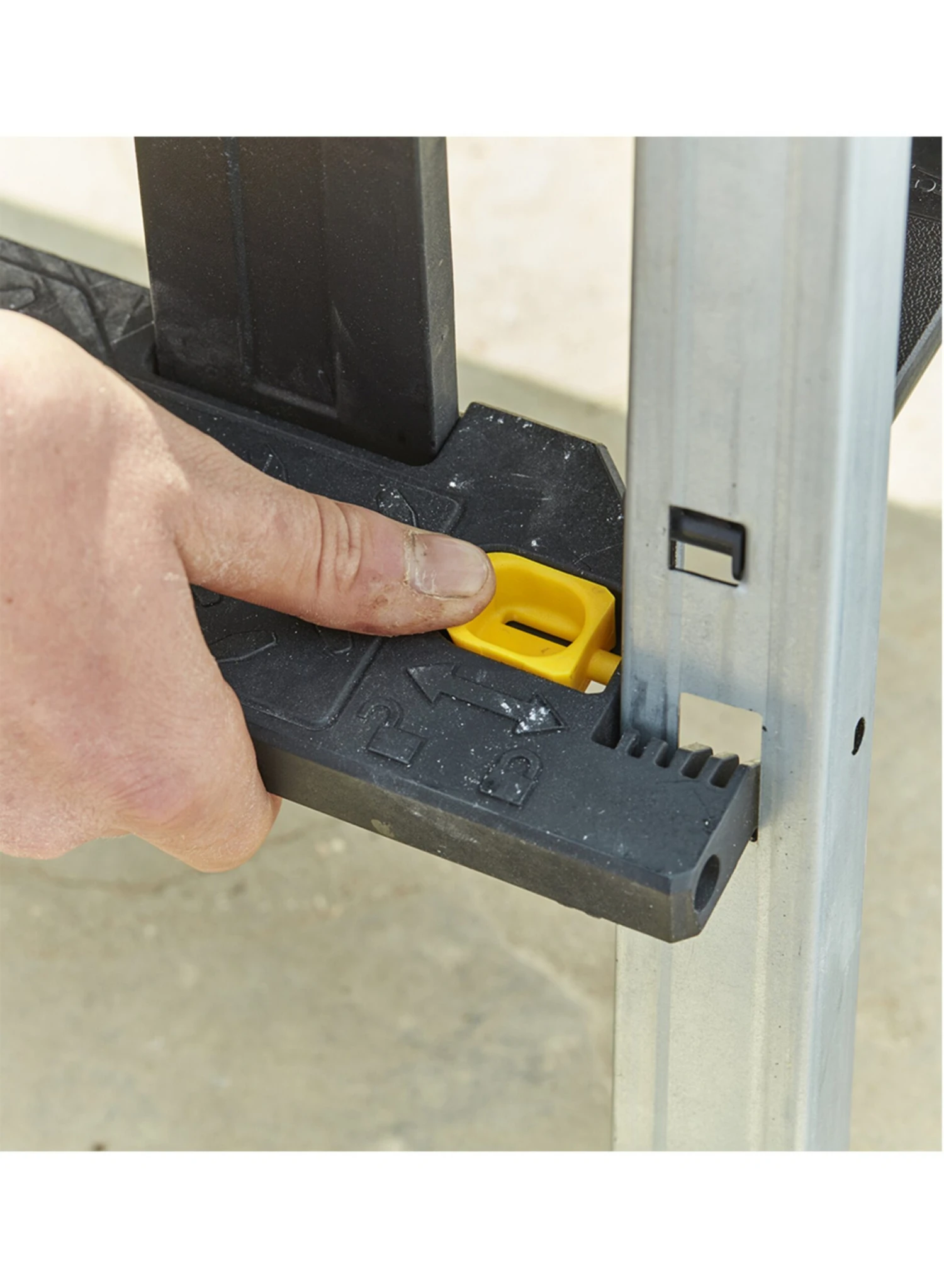 STANLEY FMST81083-1 3-in-1 25” Gereedschapskoffer Met Trapje - Afbeelding 11